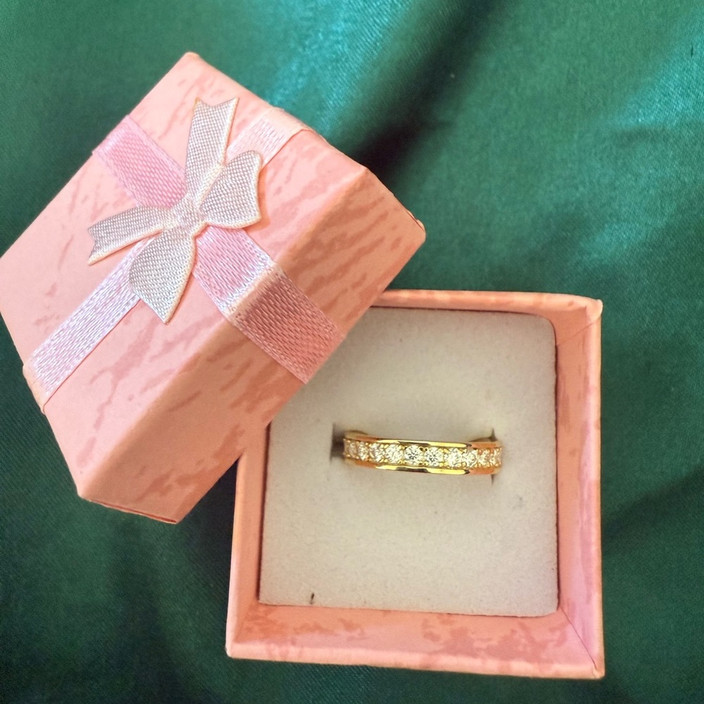 Brand New Elegant Gold S925 Silver & Moissanite Women's Ring Sz 5